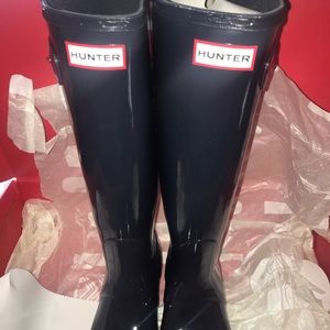Navy BRAND NEW Hunter boots